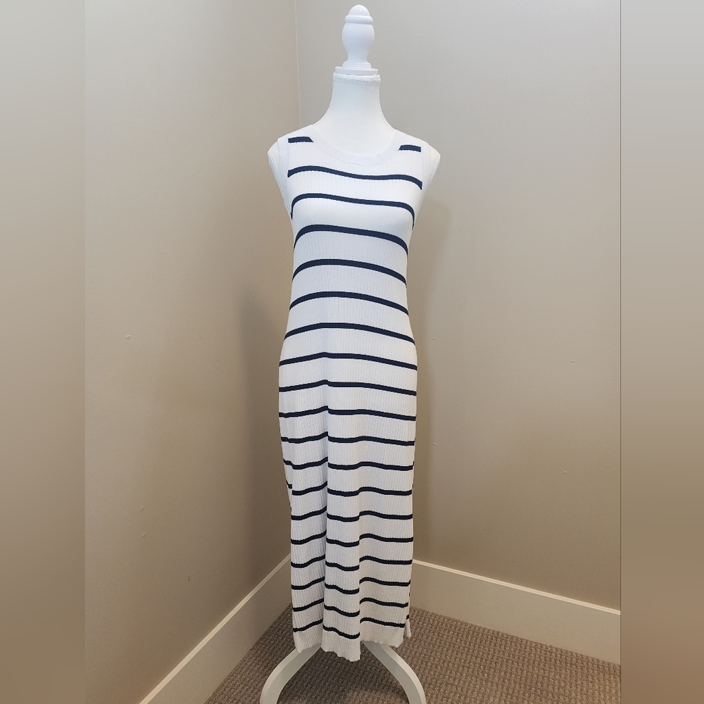 ✨HOST PICK✨ Banana Republic Ribbed Column Dress